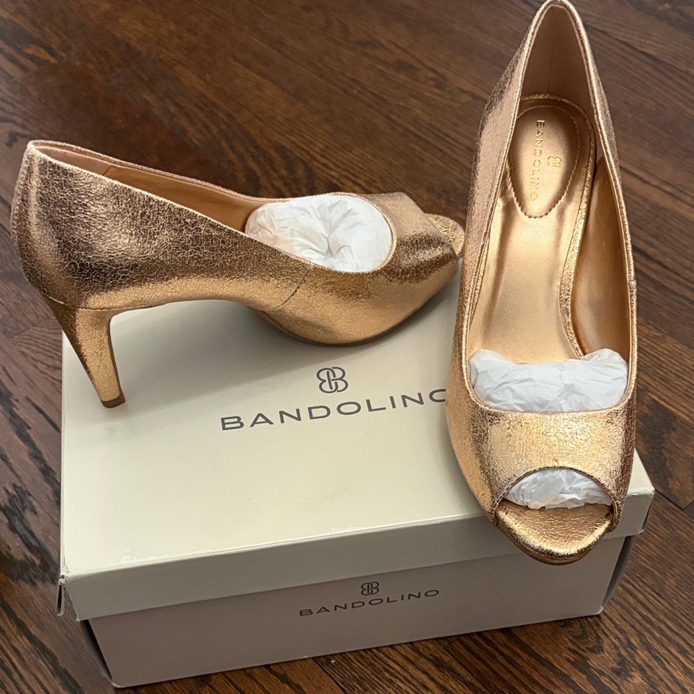 Bandolino Gold Textured Peep-Toe Heels